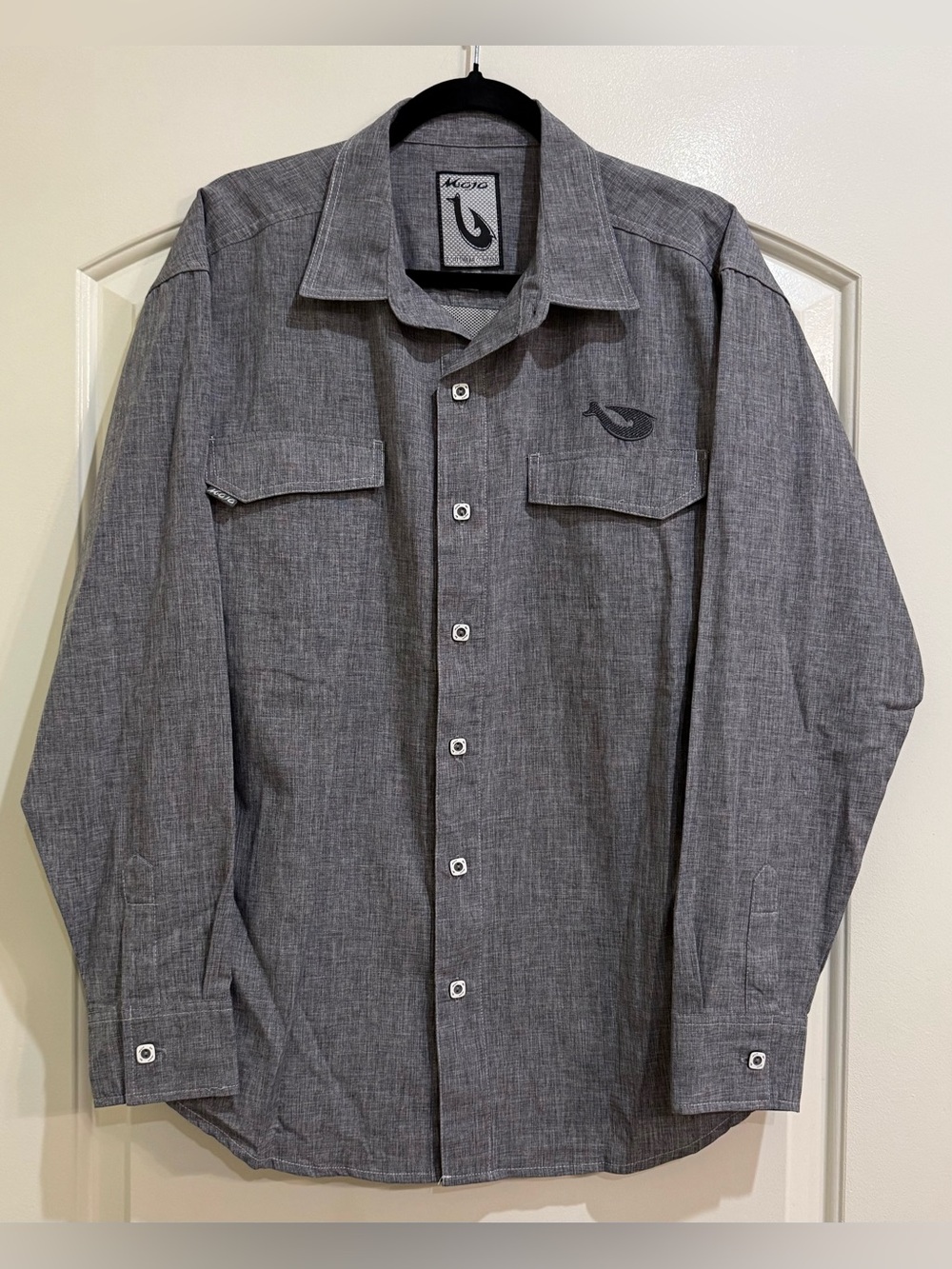 Mojo Sportswear Button Down Fishing Shirt. Gray. Size Large